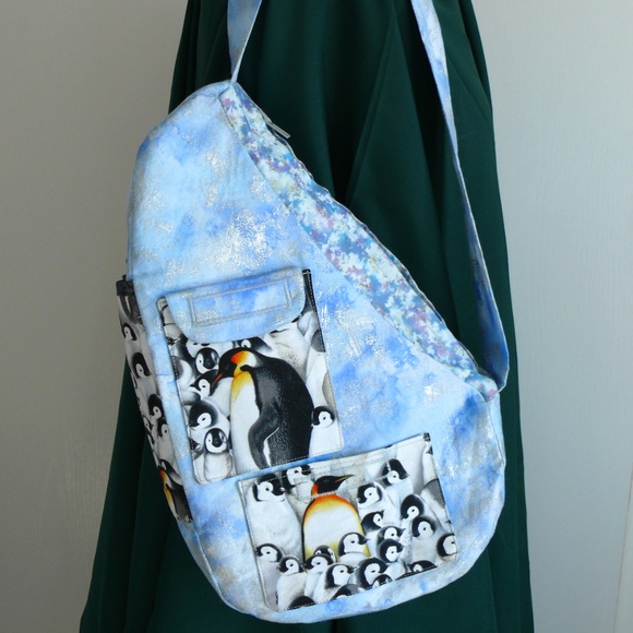 New - AFD01 - Ergonomic Shoulder Bag Pattern by Patricia Gould - Picture 14 of 15